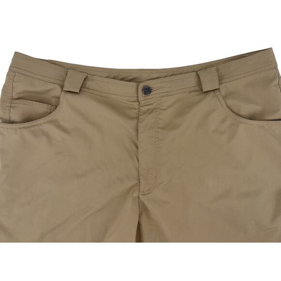 Straight Down Men's Shorts Tan Size 40 Performance Chino Golf Stretch EUC - Picture 2 of 11